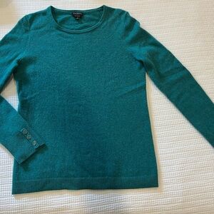 100% Cashmere green sweater